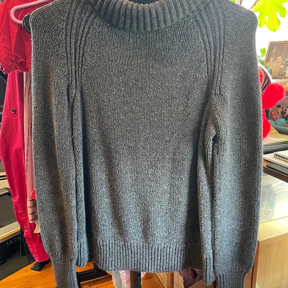 Gray Old Navy Knit Sweater - Women's Size Small - Picture 3 of 5